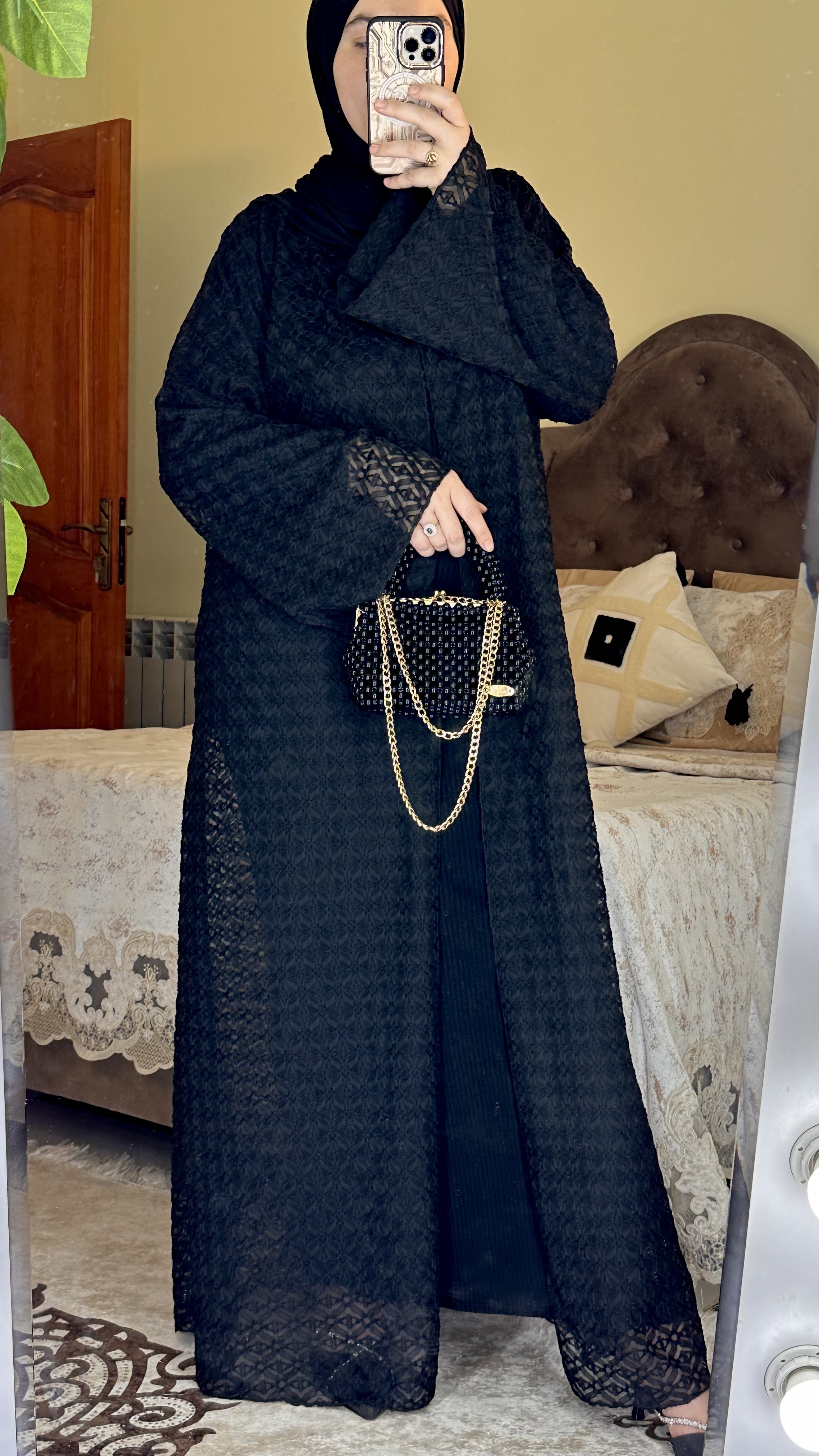 Abaya layal image
